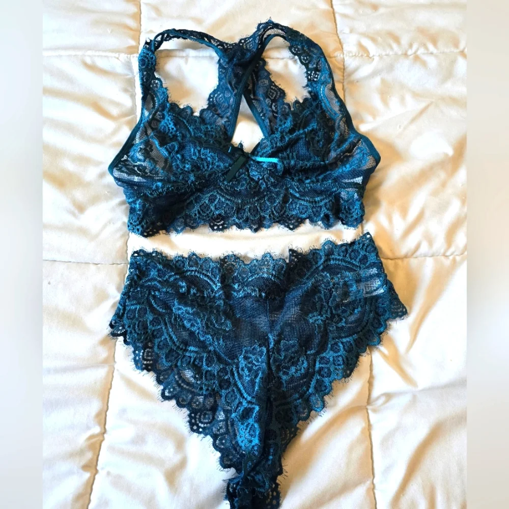 Amazon Teal Bralette & panty lace set - Picture 1 of 6